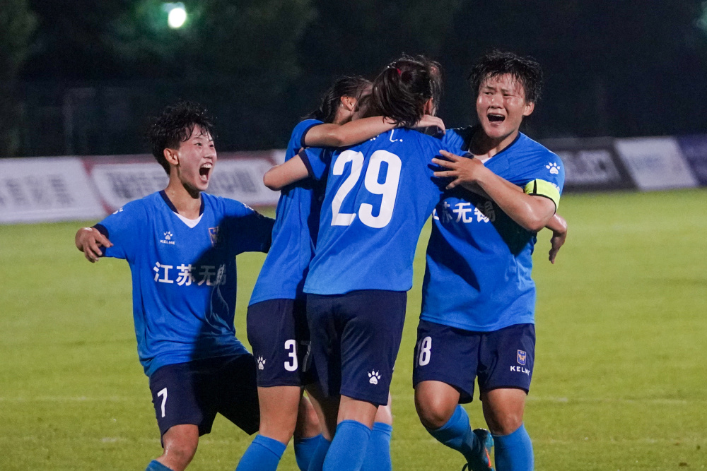 激情足球战绩超群,女足大赛掀起巨浪的简单介绍 激情足球战绩超群,女足大赛掀起巨浪的简单介绍