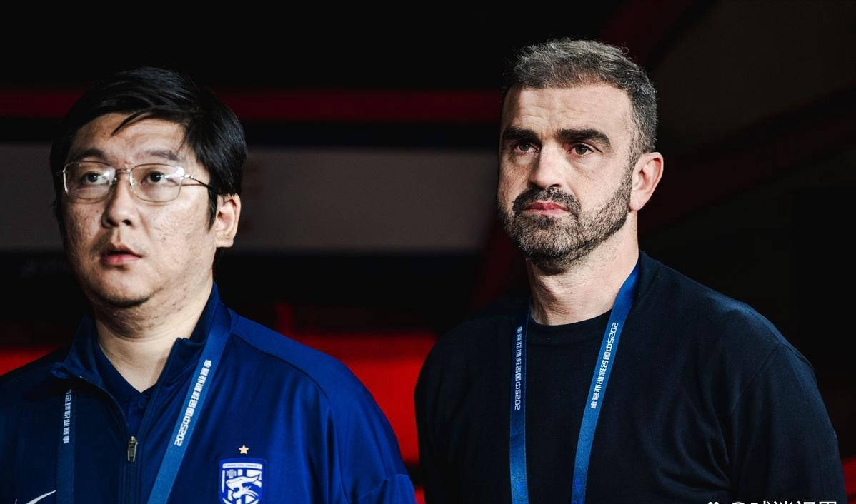 主教练解雇传闻不止,球队表现受挫 主教练解雇传闻不止,球队表现受挫