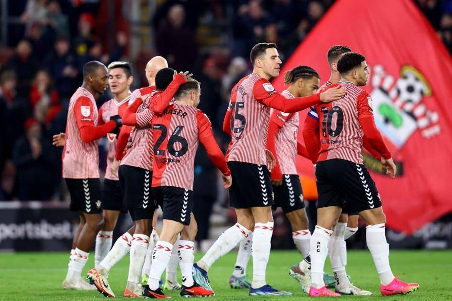 包含南安普顿主场惨败,主场全面失守的词条 包含南安普顿主场惨败,主场全面失守的词条