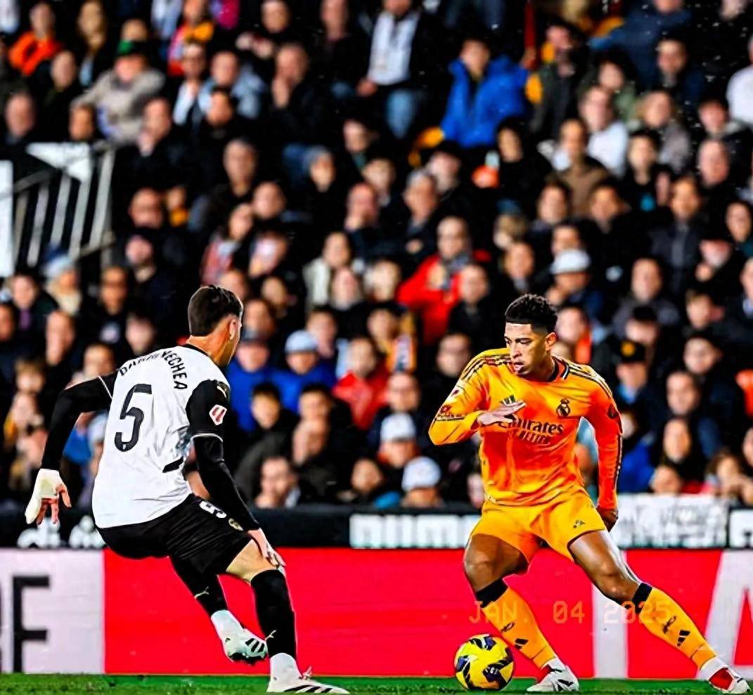 九游体育网页版-包含皇家马德里在比赛中获得悬殊胜利，士气高涨的词条