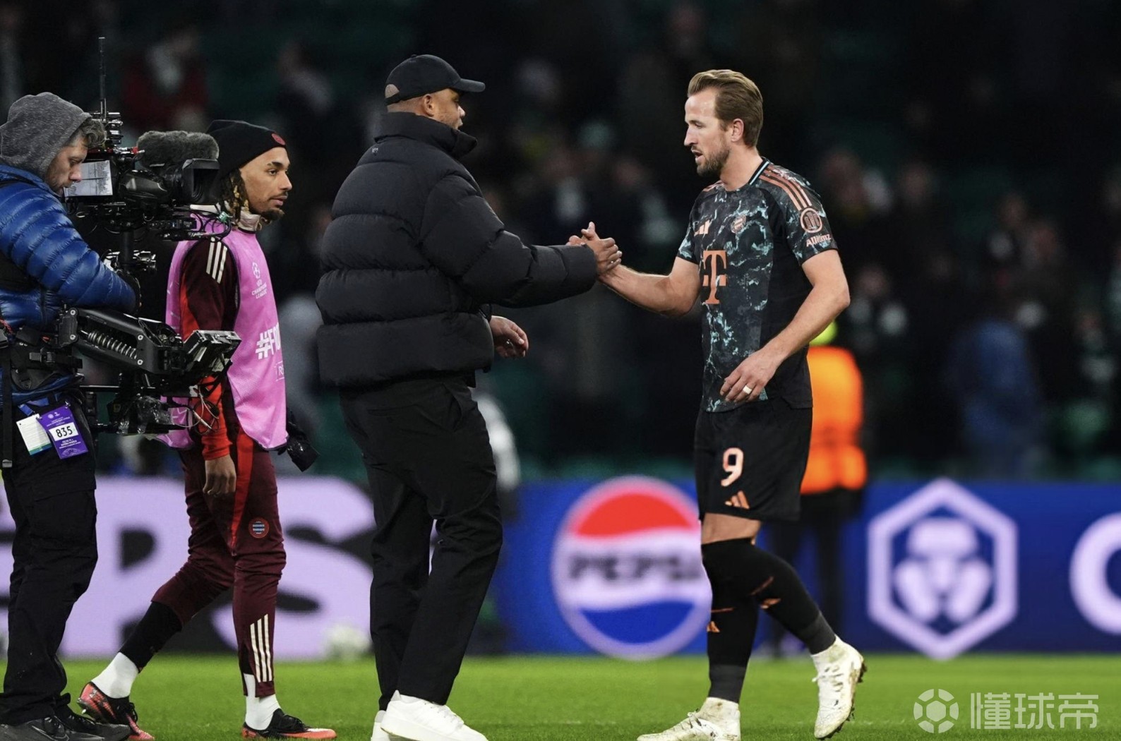 九游体育登录-新人球员崭露头角，成为球队新希望