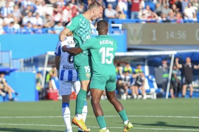 九游体育在线-阿尔梅里亚与莱加内斯争夺胜利，引人瞩目