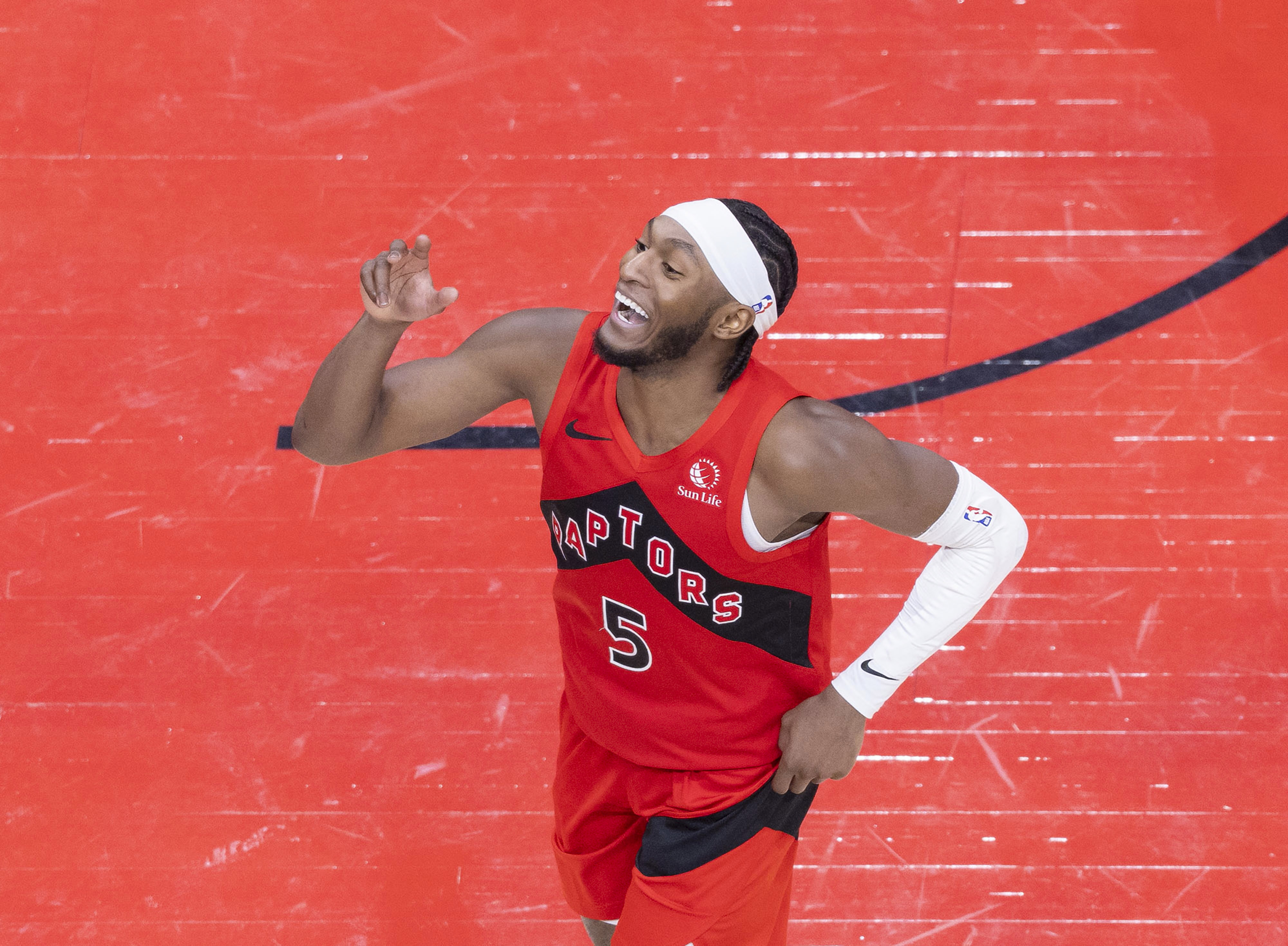 九游体育亚洲官网-猛龙惊险战胜魔术，保持不败