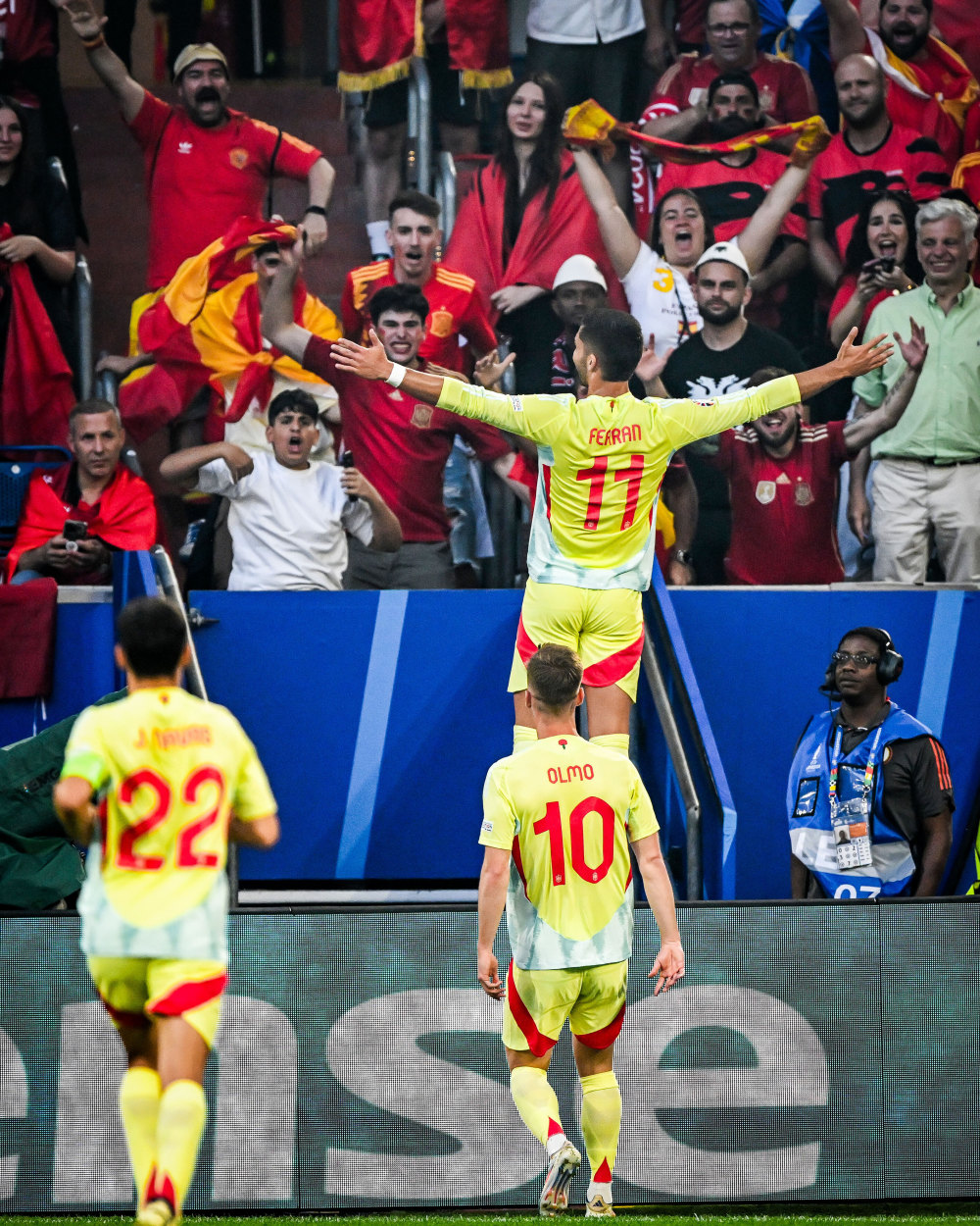 包含克罗地亚成功击败荷兰,开局三连胜的词条 包含克罗地亚成功击败荷兰,开局三连胜的词条