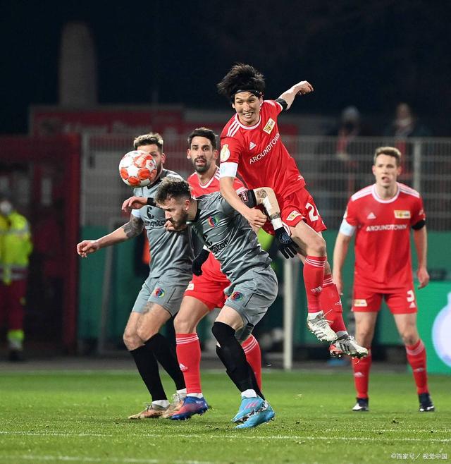 斯图加特备战迎战弗赖堡，实力均衡对决