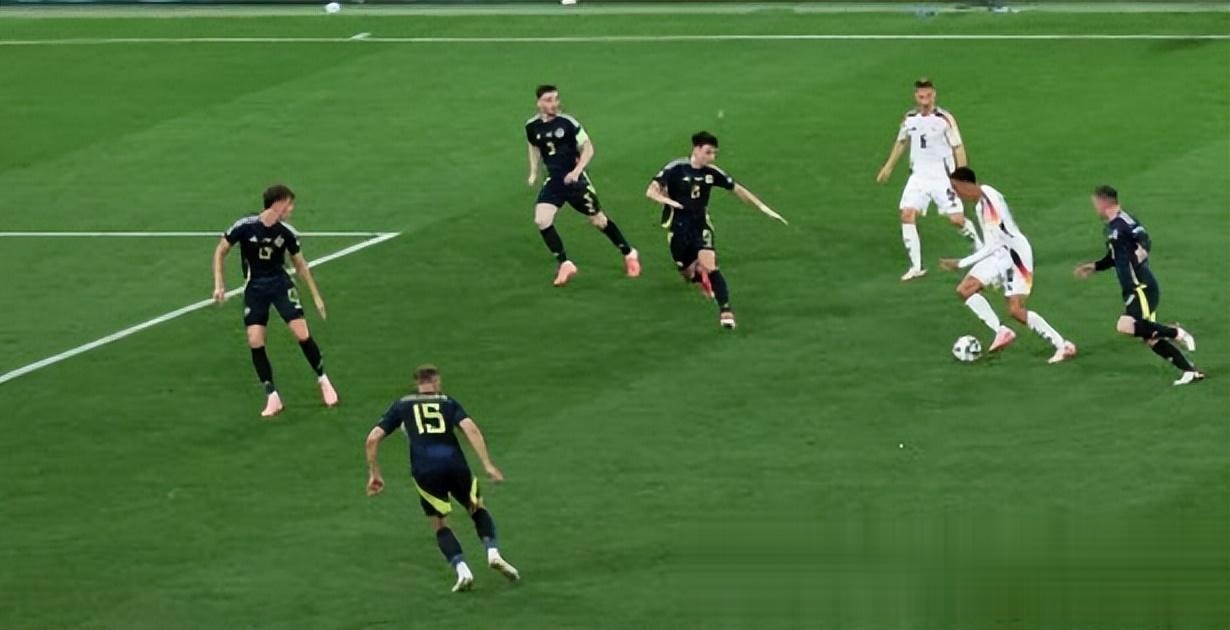 意大利队惨败于欧洲杯预选赛,冲击前景蒙上阴影的简单介绍 意大利队惨败于欧洲杯预选赛,冲击前景蒙上阴影的简单介绍