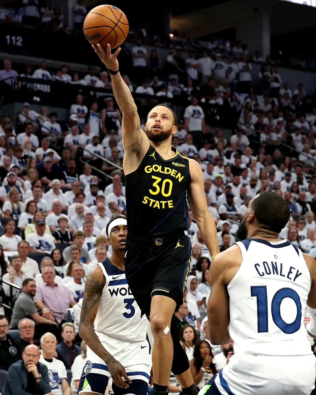 九游体育登录-欧洲乌克兰超巨腿筋拉伤本赛季报销的简单介绍