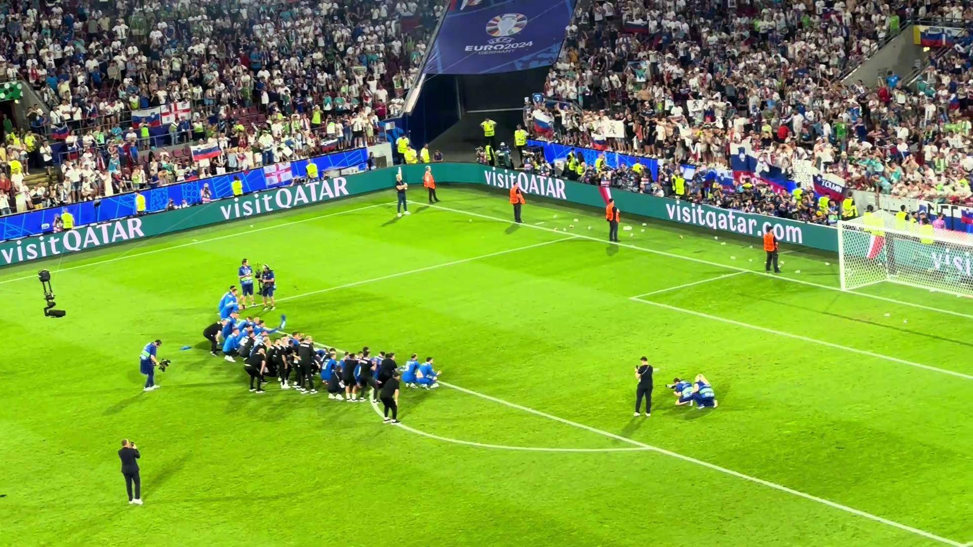 包含波斯尼亚备战欧锦赛，对阵斯洛文尼亚的词条