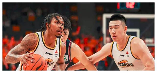 九游体育官网-打破模式固化，球队尝试创新战术展现实力的简单介绍