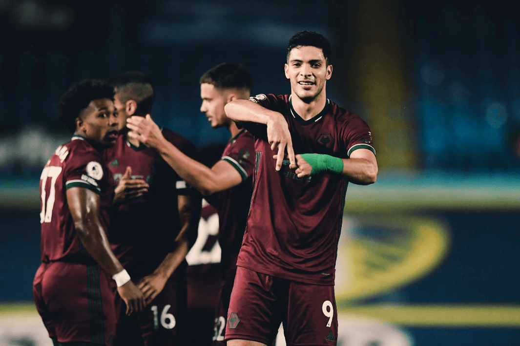 包含狼队客场取胜，稳扎稳打保持不败纪录的词条