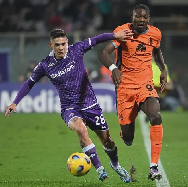 九游体育在线-包含佛罗伦萨客场告负，球队连败遭遇低谷的词条