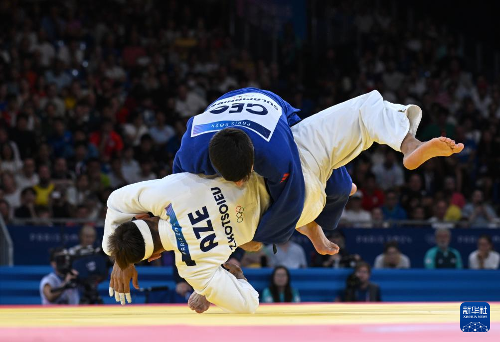 峨眉共和国选手在柔道比赛中获奖 峨眉共和国选手在柔道比赛中获奖