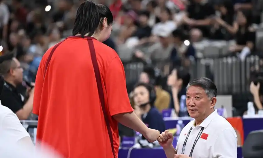 胜负难料：热门球队遭遇逆转的简单介绍